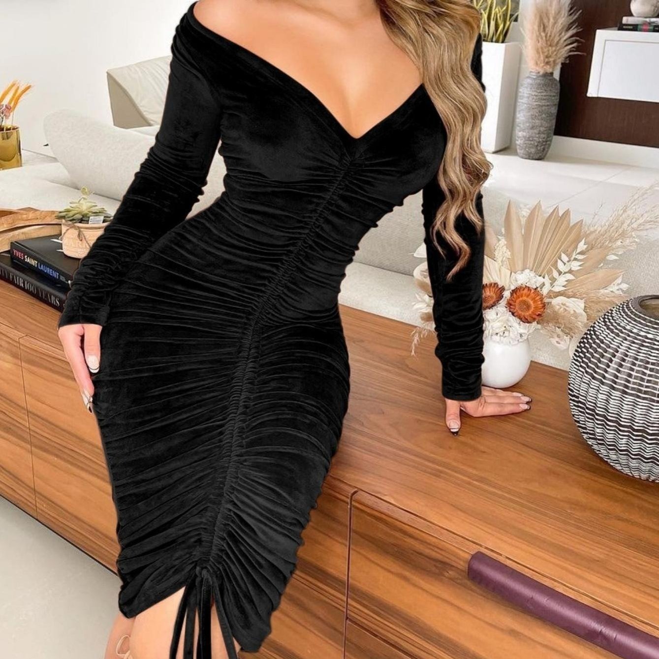Women's Dresses V Neck Off The Shoulder Velvet Ruched Mid-length Dresses